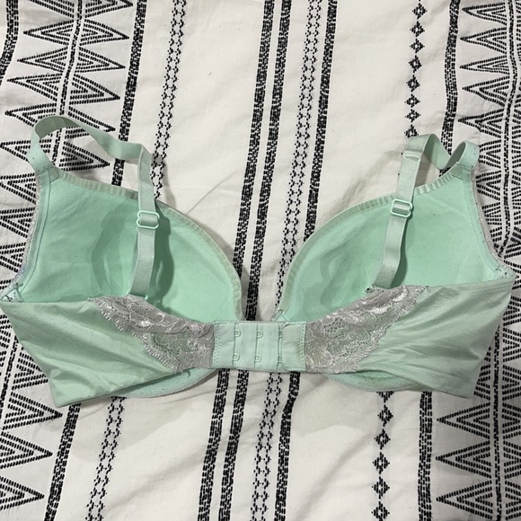 VS Mint Green Bra - Picture 2 of 6